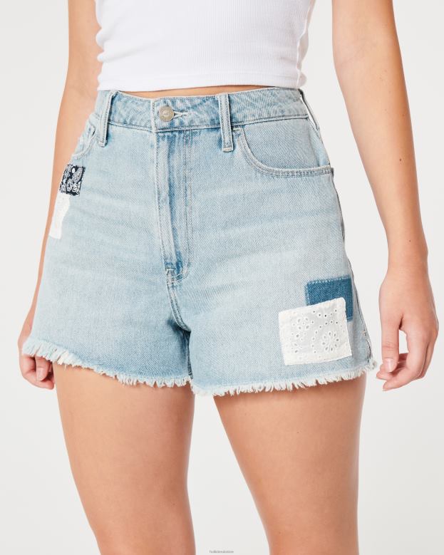 Bottoms Hollister Women Curvy Ultra High-Rise Light Wash Patchwork Denim Mom Shorts 48820540 Light Wash