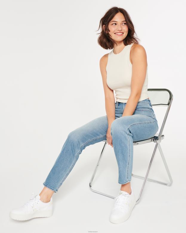Bottoms Hollister Women Curvy Ultra High-Rise Medium Wash Mom Jeans 48820484 Medium Wash