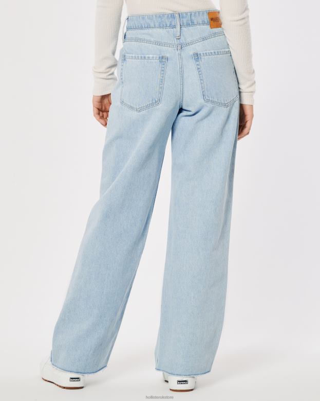 Bottoms Hollister Women High-Rise Light Wash Cutout Baggy Jeans 48820665 Light Wash