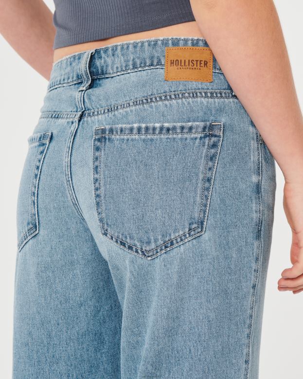 Bottoms Hollister Women Low-Rise Light Wash Baggy Jeans 48820476 Light Wash