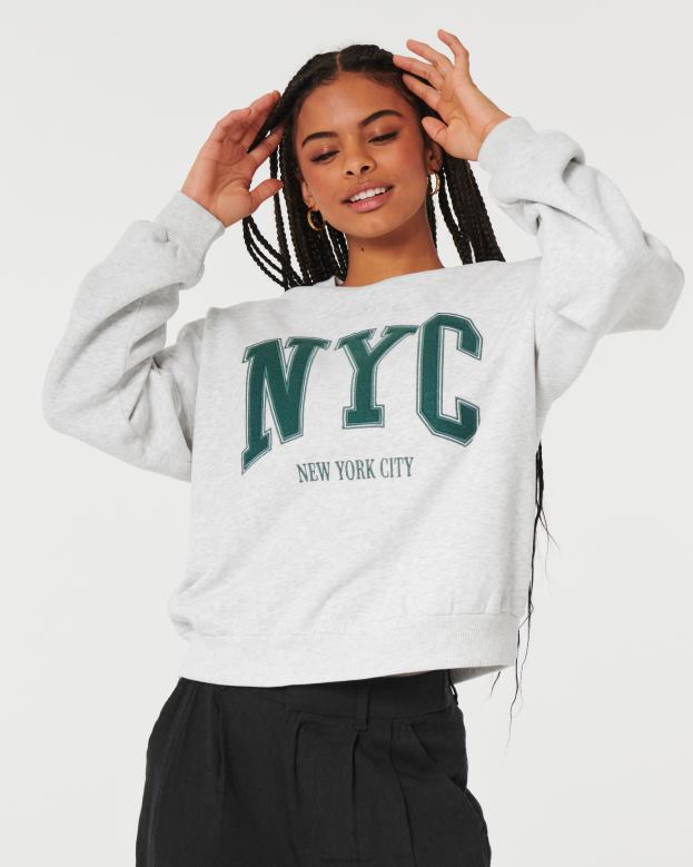 Tops Hollister Women Oversized New York City Graphic Crew Sweatshirt 4882011 Light Heather Grey