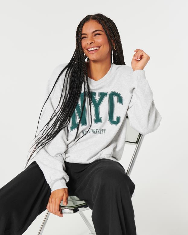Tops Hollister Women Oversized New York City Graphic Crew Sweatshirt 4882011 Light Heather Grey